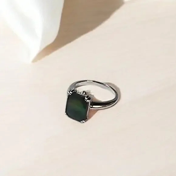 Color-Shift Gemstone Sterling Silver 925 Ring Vintage Elegant & Unique Size 6